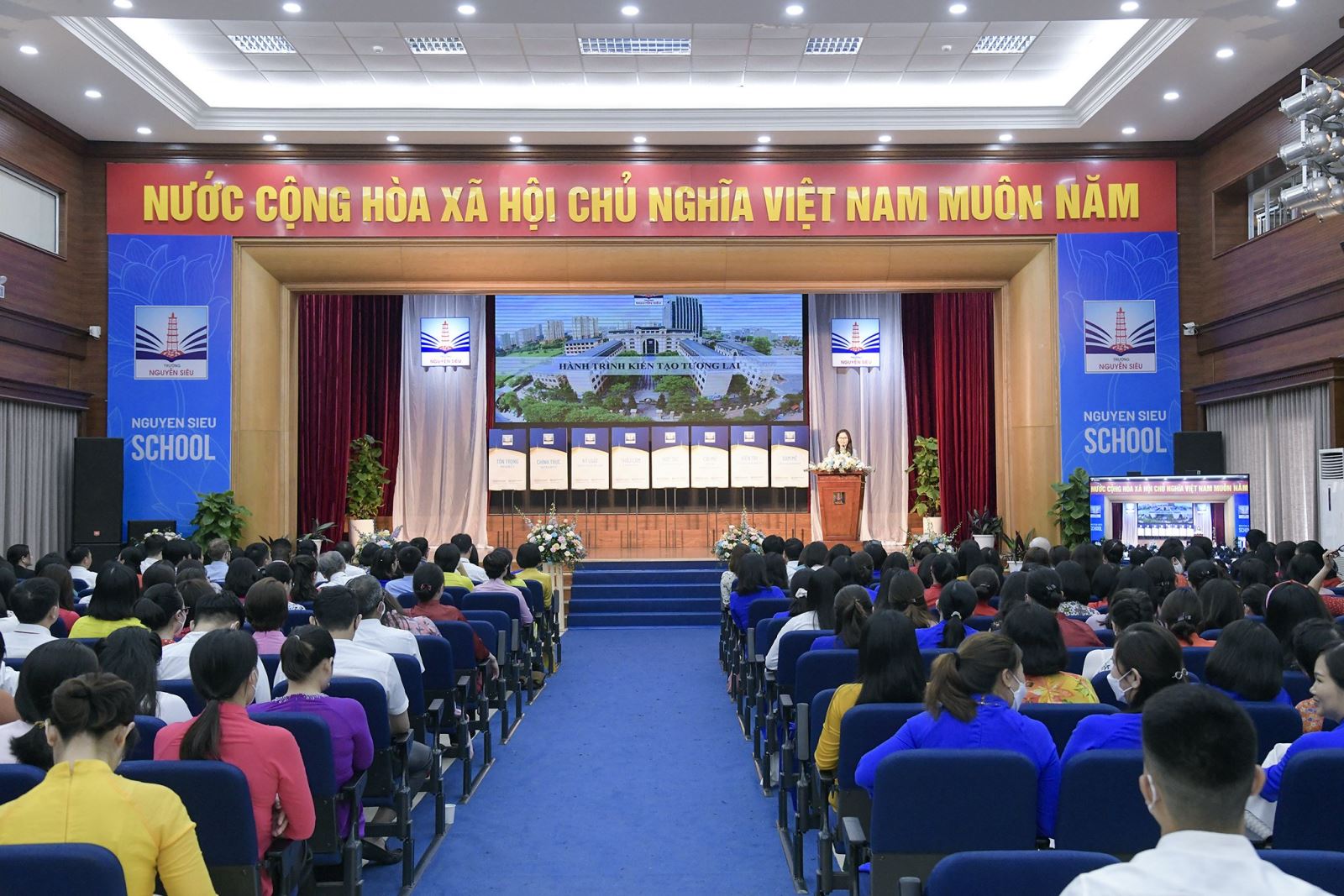 Tổng kết năm học 2021-2022 trong hội đồng giáo dục